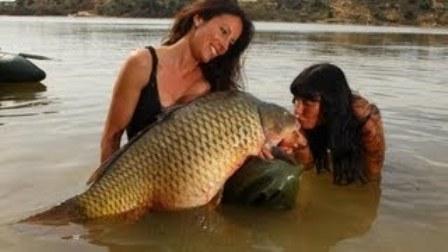 Sexy Fishing Girls  - mqdefault.jpg